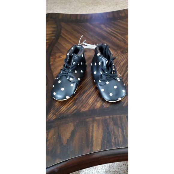 NWT OLD NAVY BABY BOOTS - Picture 3 of 5
